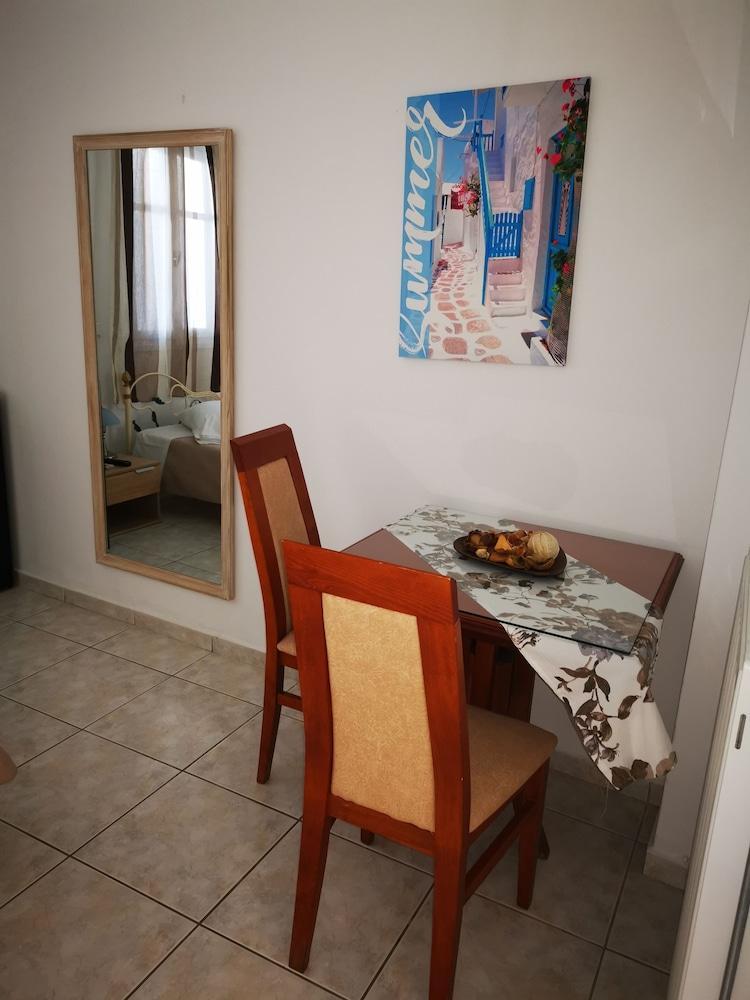 Aparthotel Sky Of Thira Fira  Zewnętrze zdjęcie